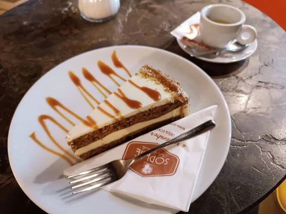 sophie cafe durres albania albansko