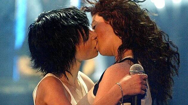 Julia Volkovova a Lena Katina se na svých koncertech nebály odvázat. (Švýcarsko, 2003)