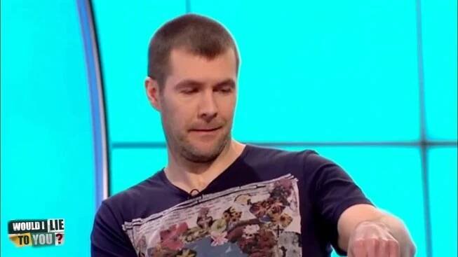 Did Rhod Gilbert pay for a meal with a Nissan Micra? - Would I Lie to You? [CC-EN,ET]