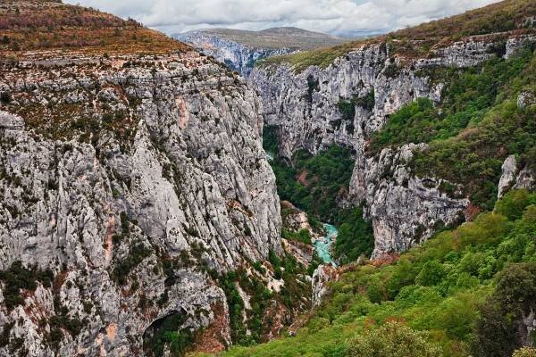 trekkingverdon gorge, provence, francie: krajina říčního kaňonu - verdon - stock snímky, obrázky a fotky