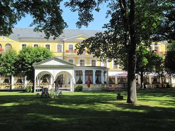 Soubor:Františkovy Lázně, Belvedere.jpg – Wikipedie