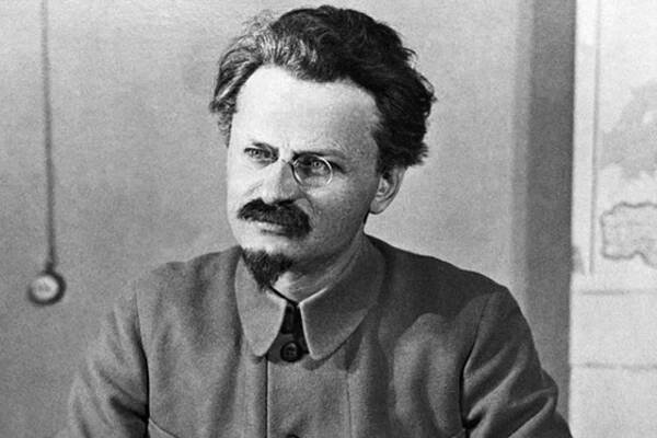 Brutální poprava Trockého: Stalinův agent v Mexiku zabíjel horolezeckým cepínem