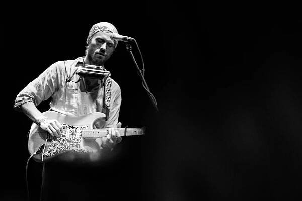 Music photos — Tom Dumont