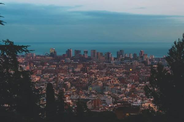 Panoramic view of the city of Barcelona with the sea in the background