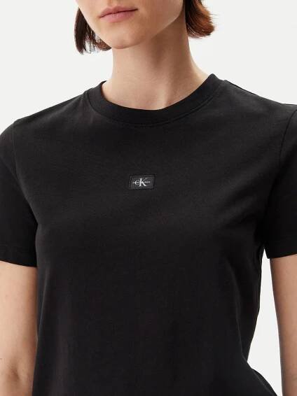 detail Calvin Klein dámské černé tričko
