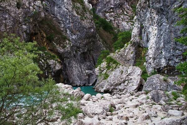 verdon-začátek-stezky-sentier-blanc-martel-u-point-sublime. Foto © se svolením Jiří Hloušek