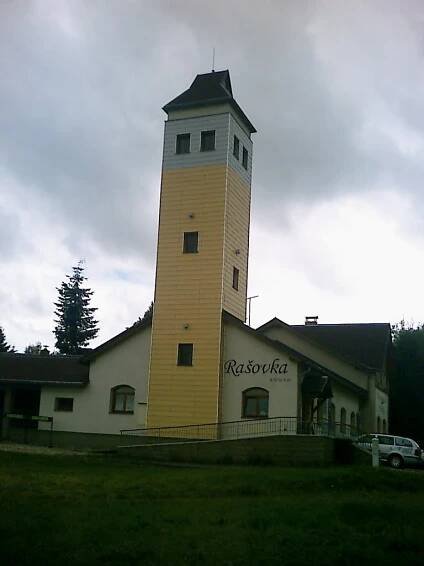 Hostinec Rašovka v obci Šimonovice /   Rašovka inn in the village Šimonovice