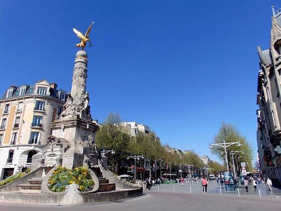 Paris Tour Guide - best museums & castles private tours