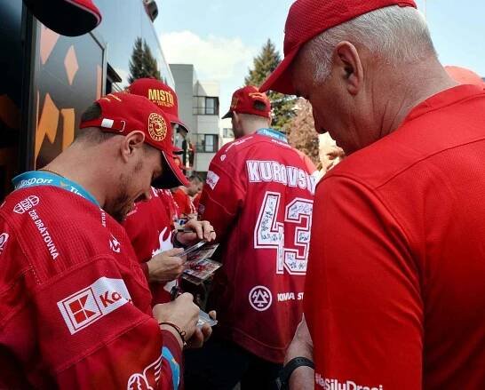 HC Oceláři Třinec (oslavy mistrovského titulu pro sezonu 2021/2022, 5. 5. 2022)
