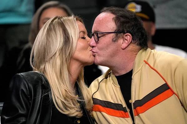 Lakers owner Jeanie Buss gets engaged to comedian Jay Mohr