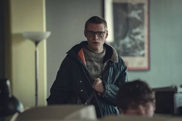 Černé zrcadlo - Postavička - Z filmu