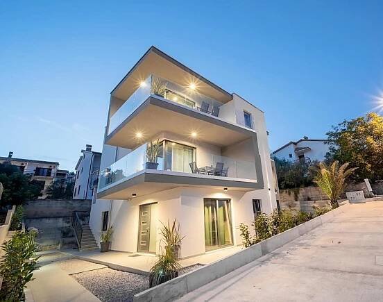 Villa Apartments Lela Rabac - Ceny, Kontakt, Hodnocení - Komfortní Ubytování | Chorvatsko