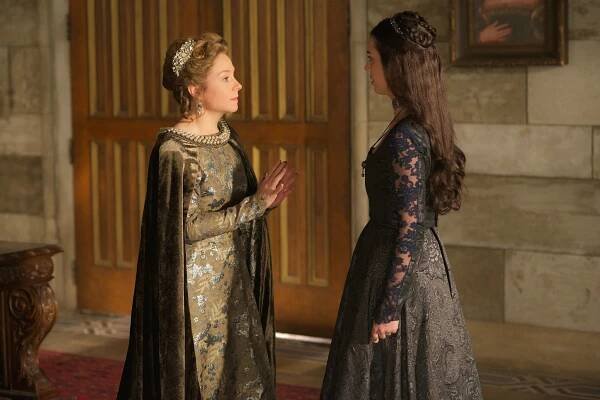 Království - Oheň - Z filmu - Megan Follows, Adelaide Kane