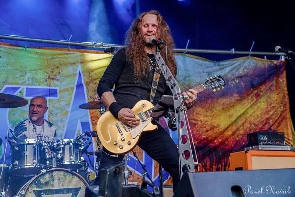 Traktor zahájil sezonu na Letním parketu Hořepník - RockShock