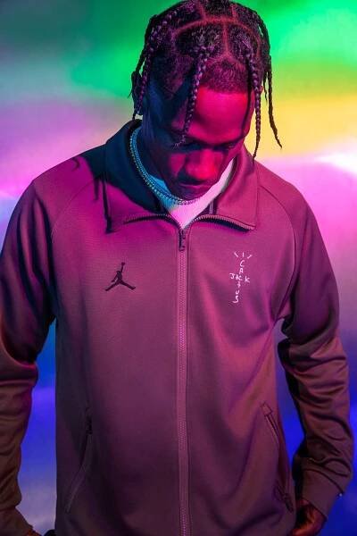 Travis Scott x Air Jordan 1 releasují 11. května | Sneakerstenisky.cz