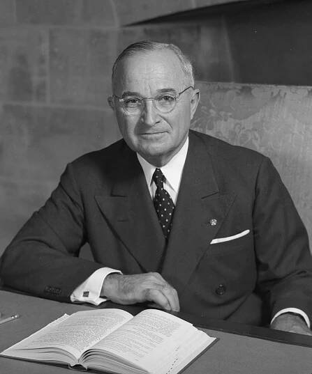 File:Harry S Truman - NARA - 530677 (2).jpg - Wikimedia Commons