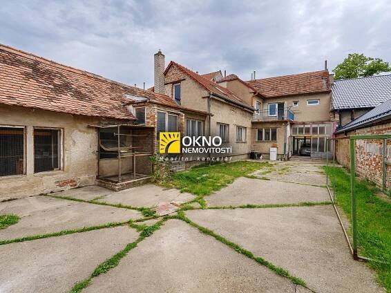 Dům s velkým potenciálem využití a rovinnou zahradou | Reality.iDNES.cz 