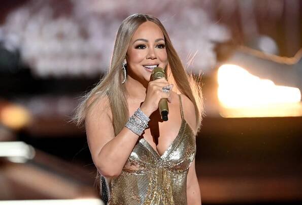 Mariah Carey oznámila nové album: Šokovaní fanoušci místo hudby řeší obal - Expres FM