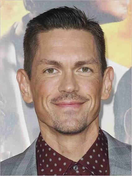 Net Worth of Steve Howey
