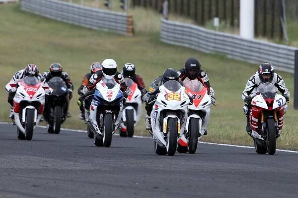 Čtvrtý závod ICBS na okruhu v Mostě - MOTOHOUSE