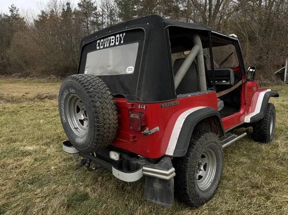 Bazar: prodej Jeep Wrangler SUV 2 474 cm³ 76kW manuál, ojeté, benzín, rok 1990, barva světle červená - Portál řidiče