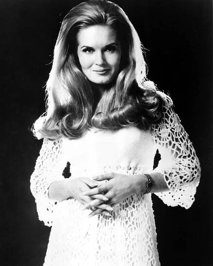 Country Legend Lynn Anderson Dead at 67