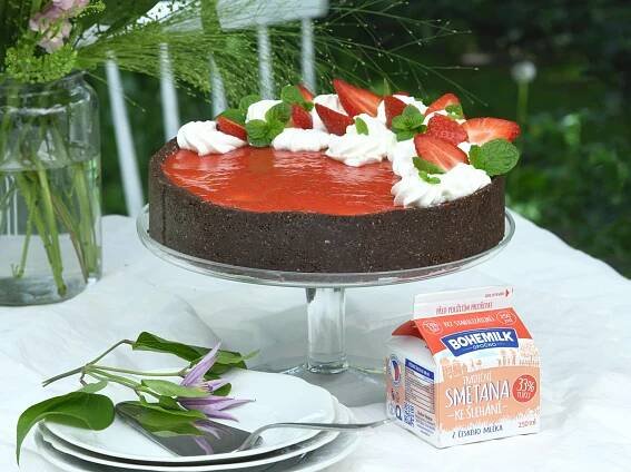 Nepečený jahodový cheesecake