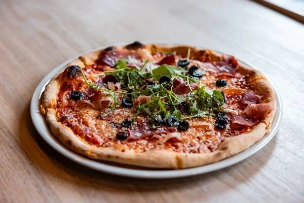 Pizza v Harrachově podle výběru ze 4 druhů - Obrázek 8
