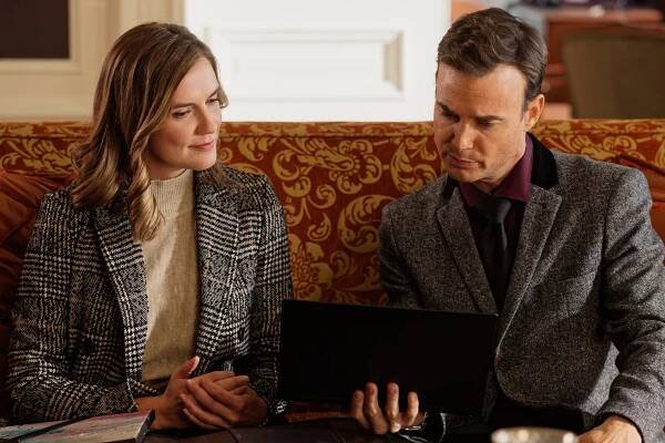 The Christmas Temp - Z filmu - Sara Canning, Robin Dunne