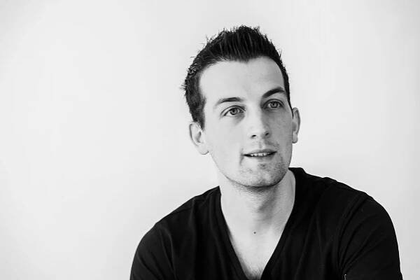Personal branding para el actor Aaron Dominguez - Agencia Creativa de Galicia especializada en fotografía y vídeo para desde