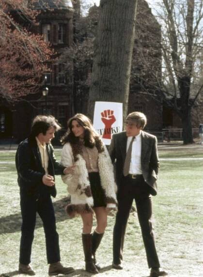 A SMALL CIRCLE OF FRIENDS, Brad Davis, Karen Allen, Jameson Parker, 1980, (c) United Artists