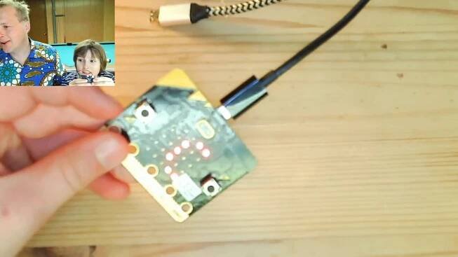 MakeCode for micro:bit - Micro Chat