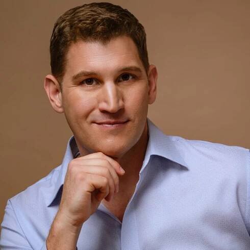 Alex Richardson headshot