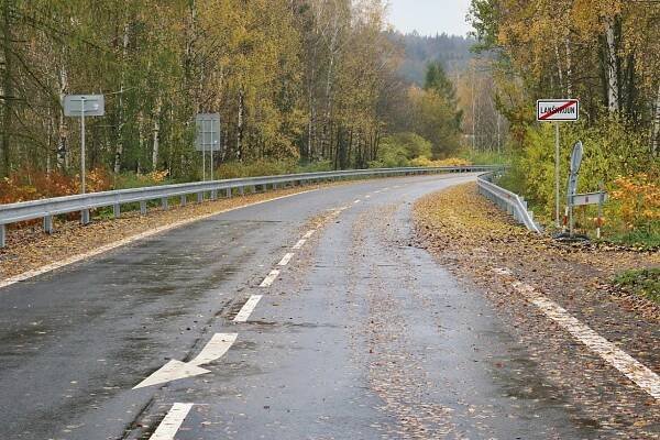 REKONSTRUOVANÝ ÚSEK SILNICE 315 SKUHROV – OSTROV A LANŠKROUN – OSTROV OTEVŘEN | OIK TV 