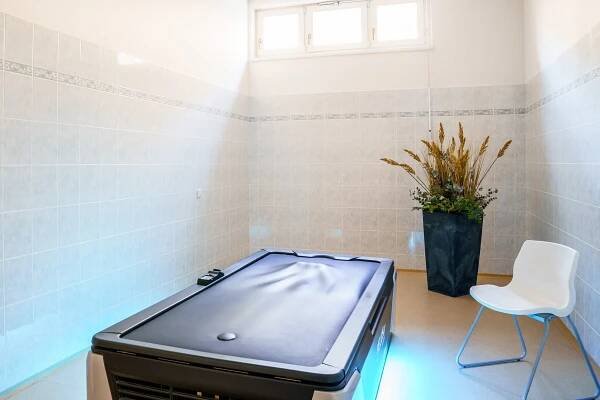 4* relax v Karlových Varech: bazénové a wellness centrum, lázeňské procedury, polopenze