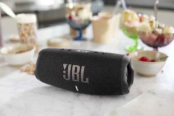 #POZDRAVZPRAZDNIN – Soutěž o WiFi reproduktory JBL BOOMBOX 3 WIFI A 3x JBL CHARGE 5 WIFI