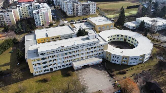 Škola z výšky | 1. ZŠ Žďár nad Sázavou