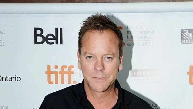 Herec Kiefer Sutherland: Věřím, že přiletí mimozemšťané