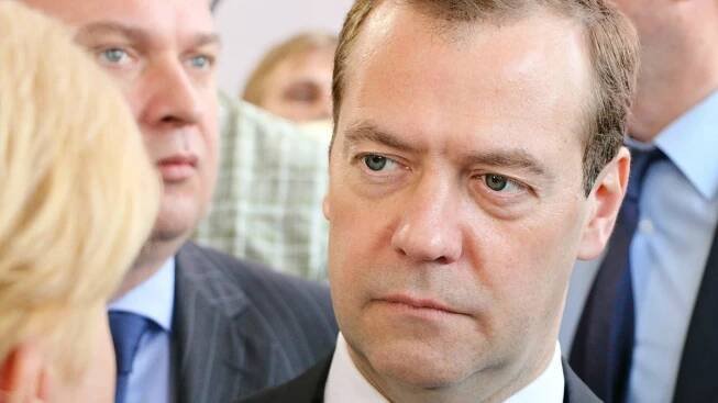 Dmitrij Medveděv, z liberální ikony je dnes rozpadlý alkoholik a klaun