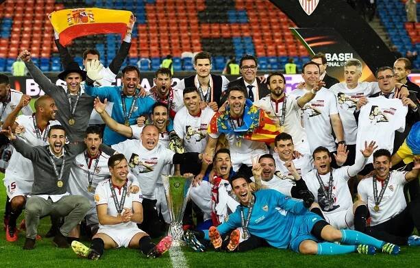 Sevilla vytvořila v Evropské lize dynastii. Liverpool byl proti jen jeden poločas