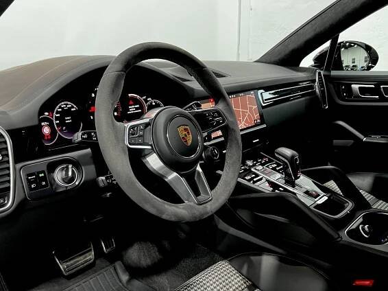 Porsche Cayenne Coupe GTS - Auto Union