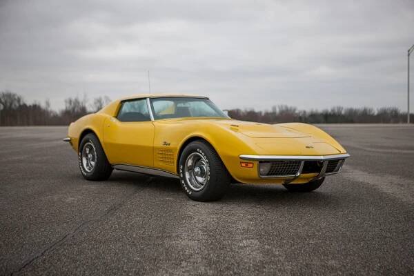 Legendární americká automobilka vsadila na osmiválec, kterým dodnes hýbe světem. Uhodnete, kolikáté výročí značka slaví?