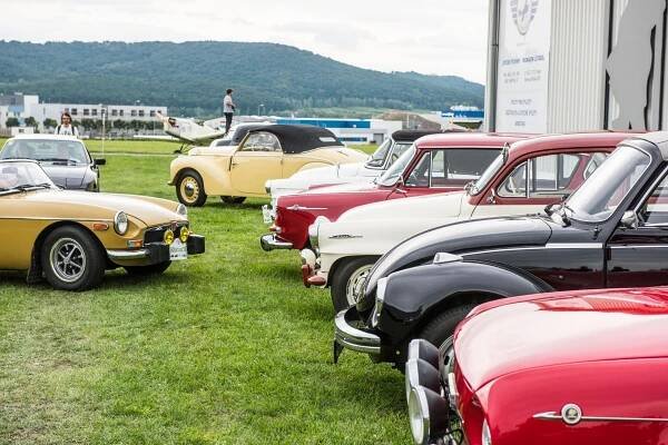 Soutěž o nejpřesnějšího škodováka. Automobilového závodu se zúčastnil i nový šéf