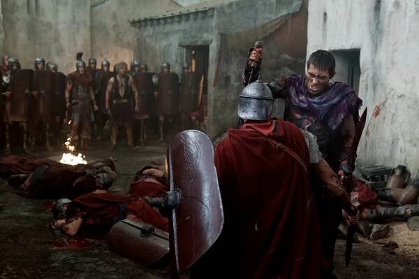 Spartakus - Válečná kořist - Z filmu - Liam McIntyre