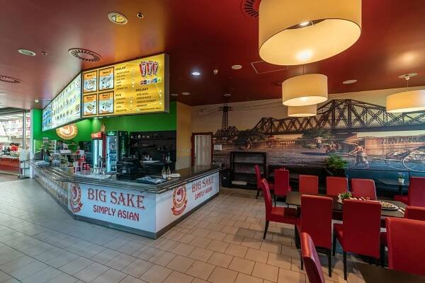 Asijská restaurace: 38 až 60 ks sushi s lososem, tuňákem i avokádem