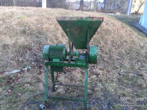 ŠROTOVNÍK DRTIČ NA OBILÍ - foto 1