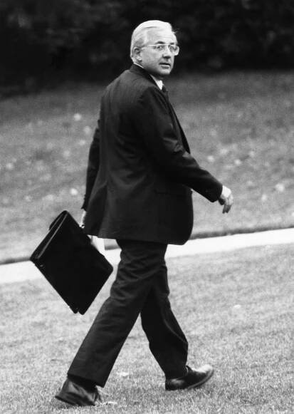 Richard V. Allen, Reagan’s First National Security Adviser, Dies at 88