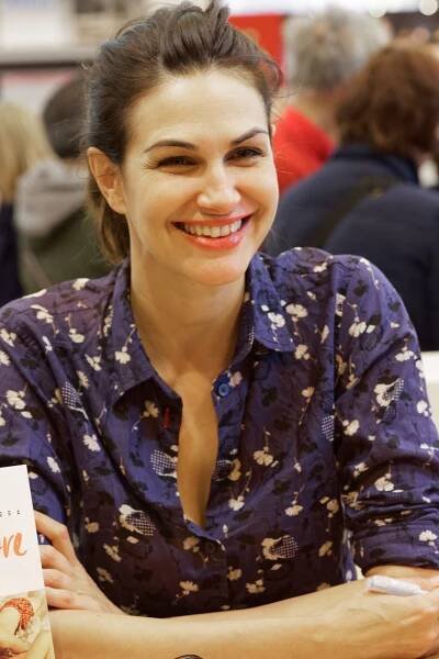 Soubor:Paris - Salon du livre de Paris 2017 - Helena Noguerra - 005.jpg – Wikipedie