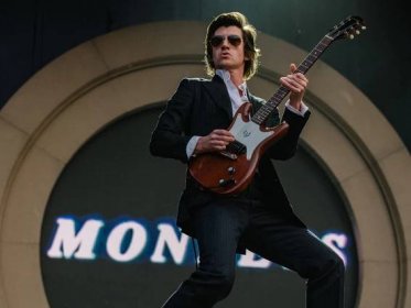 Arctic Monkeys: Glastonbury 2023 headline set thrown into doubt by Alex Turner’s laryngitis