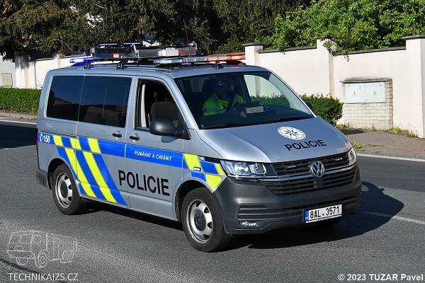 Den záchranářů 2023 v Kolíně představil desítky vozidel IZS, zářilo Ferrari od Policie ČR. - TECHNIKAIZS.cz